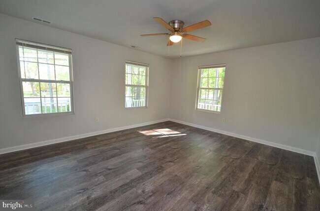 Building Photo - 1161 Gwynne Ave