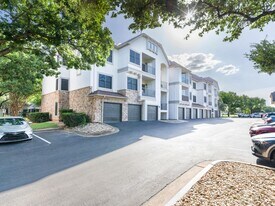 Building Photo - Alister Sunset Valley