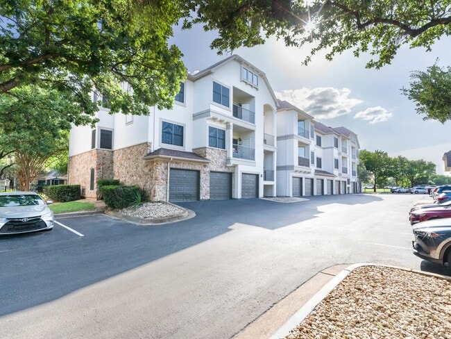 Building Photo - Alister Sunset Valley
