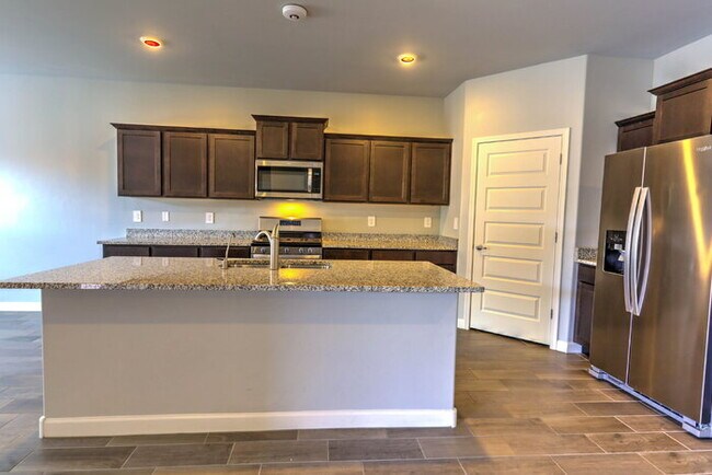 Building Photo - Santa Cruz Meadows