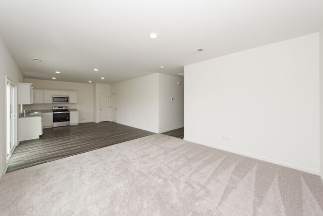 Building Photo - 543 Polaris Wy