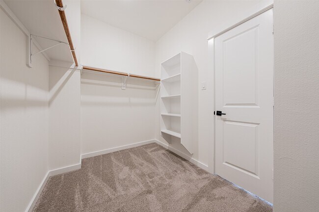 Building Photo - 8402 Berry Green Ln