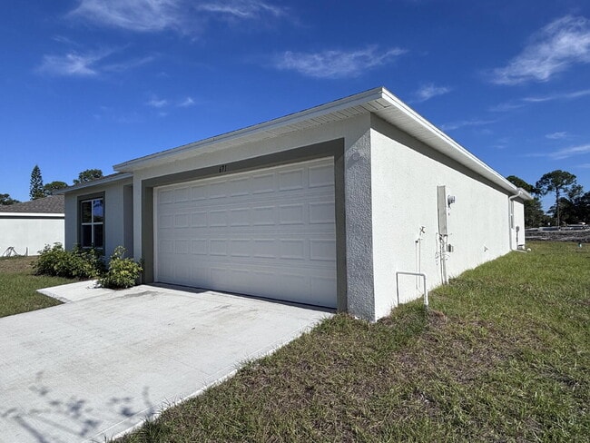 Building Photo - Brand New 4/2 Home!