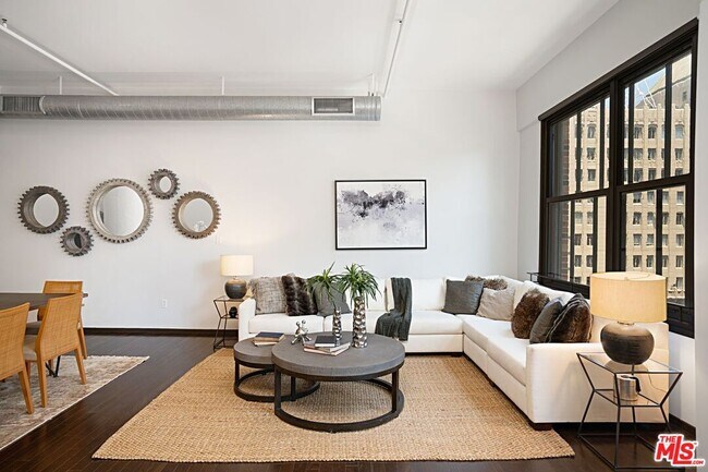 Building Photo - 1645 Vine St