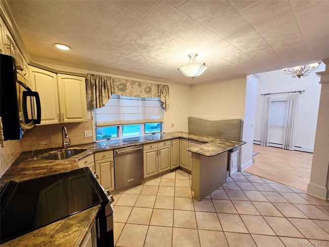 Building Photo - 104 Choir Ln