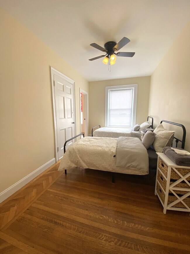 Building Photo - 416 Pearl St