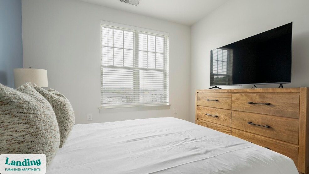 Building Photo - 340 W 25th St