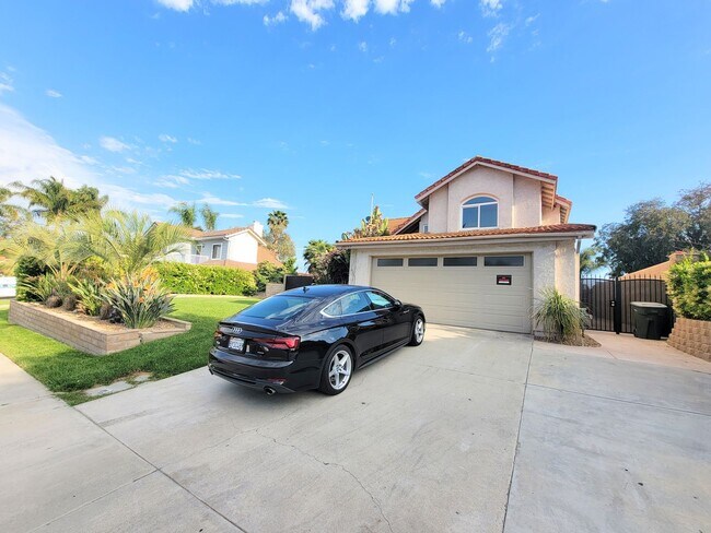 Building Photo - Pool House By Temecula Mall- Just Pure Ele...