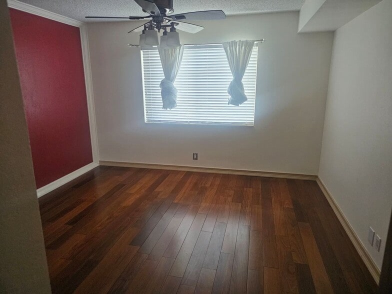 Building Photo - 649 W Oakland Park Blvd