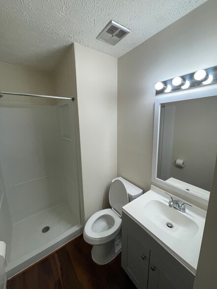 Building Photo - 846 Bayridge Dr
