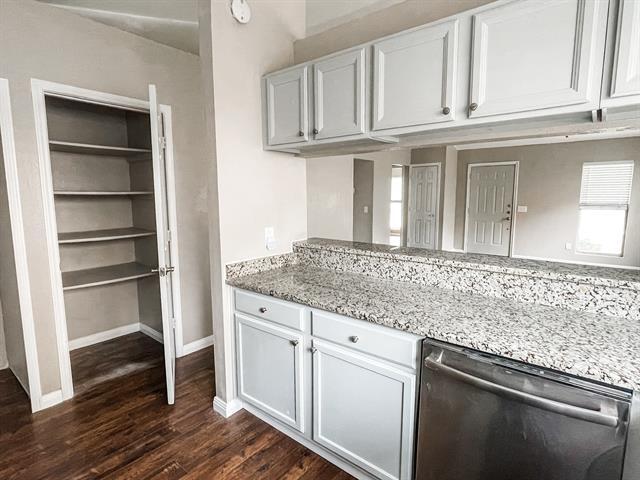 Building Photo - 2408 Country Hollow Ln