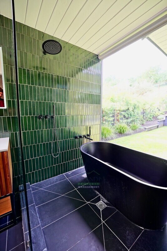 Building Photo - 18 Anchorage Ct