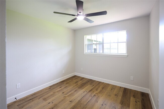 Building Photo - 51 Sweetgum Ct