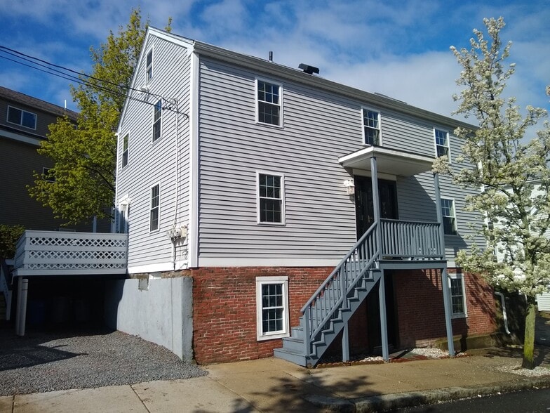 Building Photo - 13 Lowe St