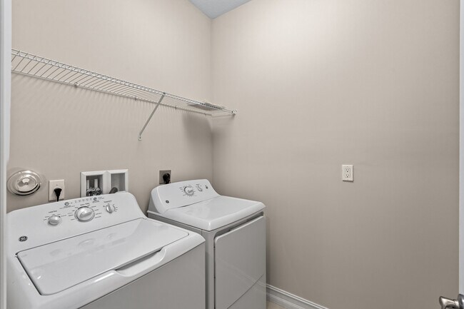 Building Photo - 10103 Akenside Dr