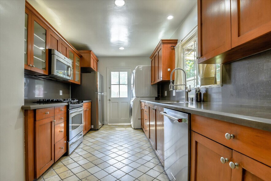 Building Photo - 11386 Tenino Ave