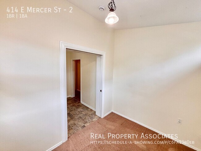 Building Photo - 414 E Mercer St