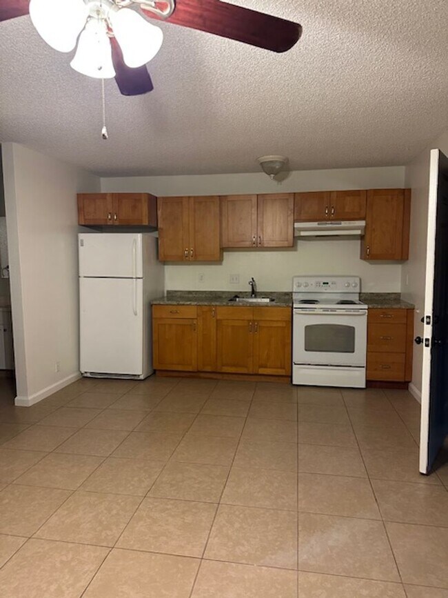 Building Photo - 34-34A Luanaiki Pl