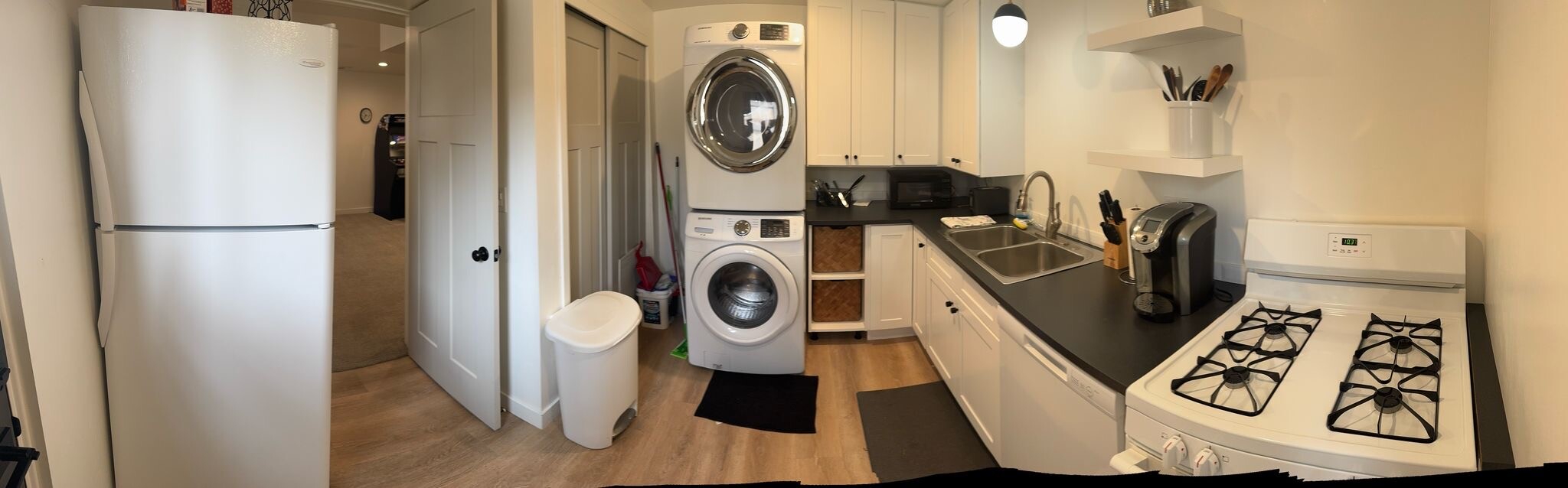 Kitchen - 922 E 400 N
