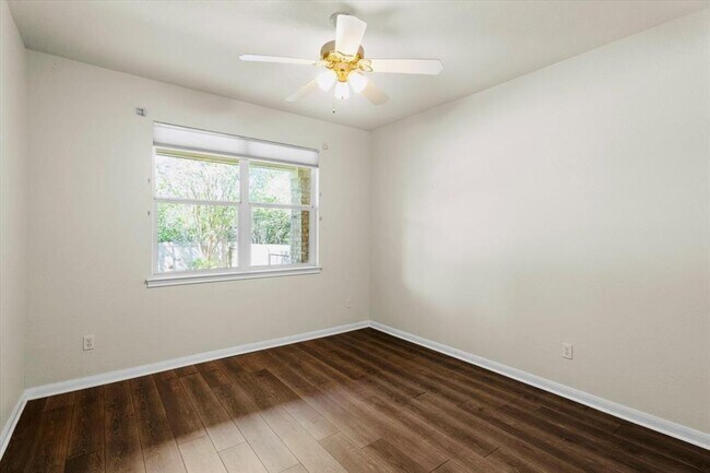Building Photo - 3112 Burks Ln