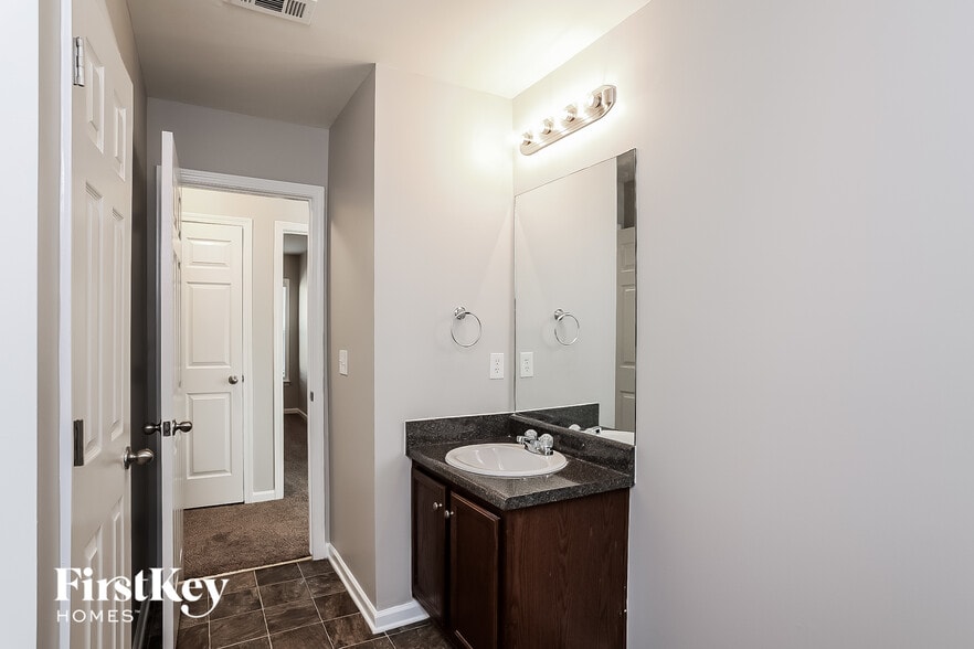 Building Photo - 59 Sugar Berry Pl