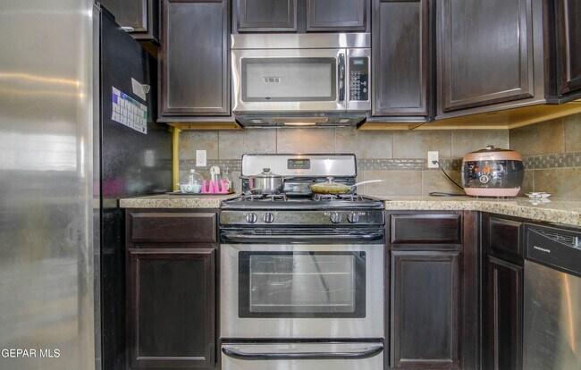 Building Photo - 14600 Christian Castle