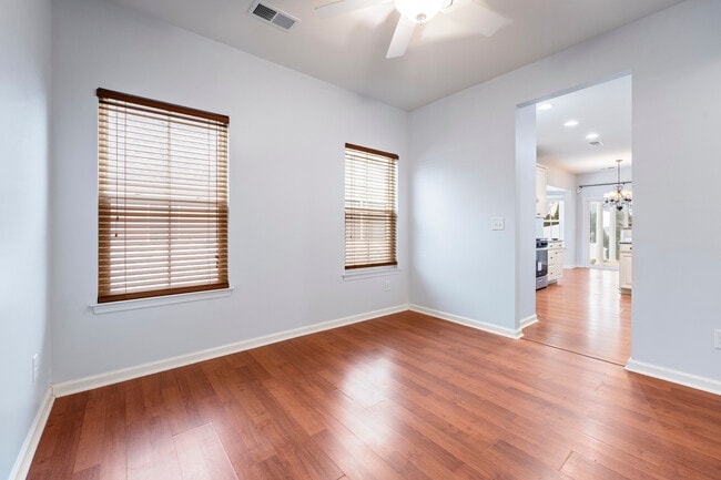 Building Photo - 586 Harrison Dr NW