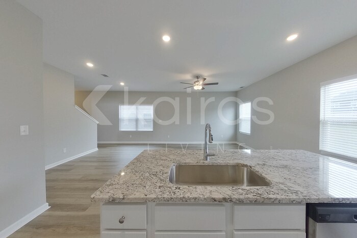 Building Photo - 933 Silent Barge Cv