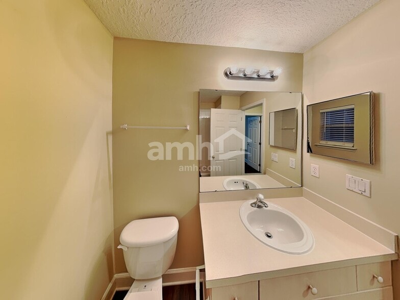 Building Photo - 3390 Victoria Lakes Dr N