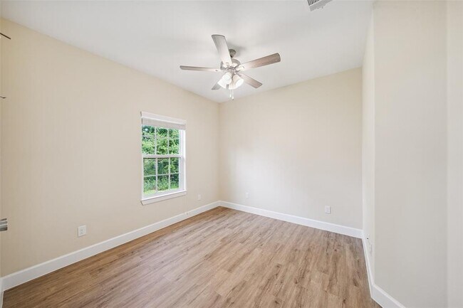 Building Photo - 14107 Overstreet Dr
