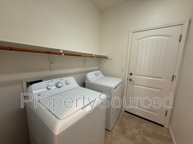 Building Photo - 333 Catmint St