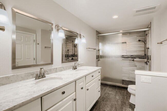 Building Photo - Gorgeous 4BD/4BA Home in Governors Ranch (Littleton, CO)- Available NOW!