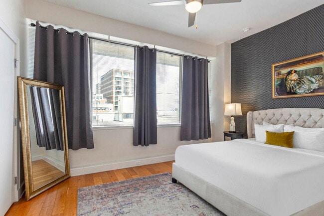 Building Photo - 925 Common St