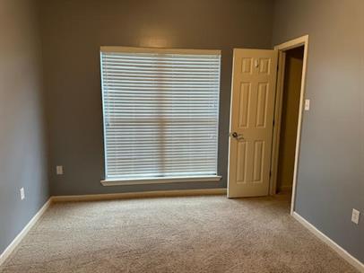 Building Photo - 355 Honey Hill Dr