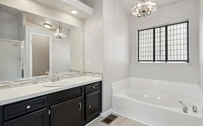 Building Photo - 3 Bedroom 2 bath Palmer Lake Home