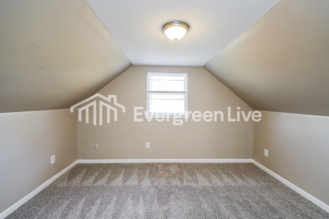 Building Photo - 3454 Robinet Dr