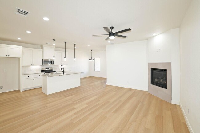 Building Photo - 10424 Tierra Santa Dr