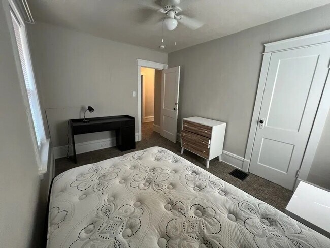 Building Photo - 357w9th