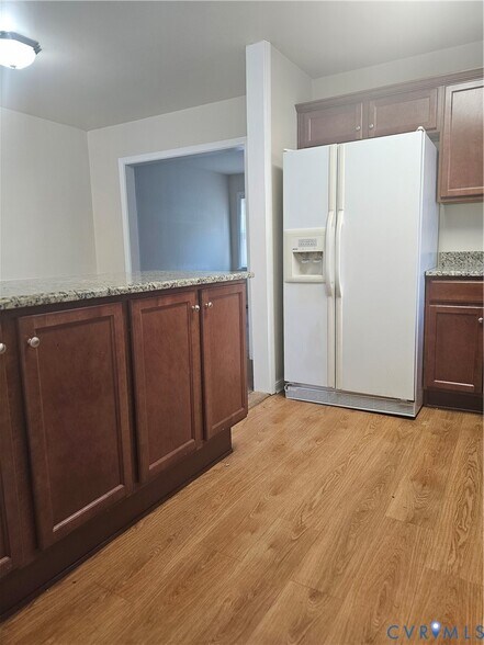 Building Photo - 1207 Blue Jay Ln