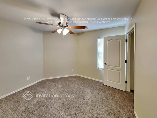 Building Photo - 928 W Desert Canyon Dr