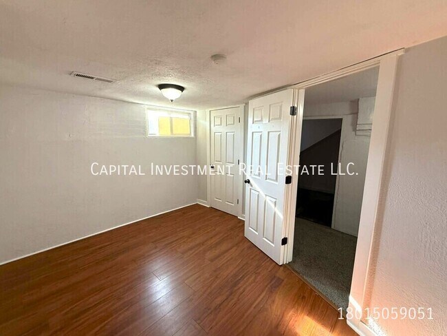 Building Photo - 1386 S 900 W