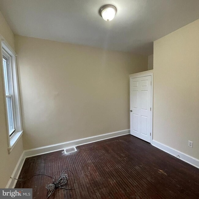 Building Photo - 2214 W Berks St