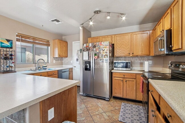 Building Photo - 12571 W Mauna Loa Ln