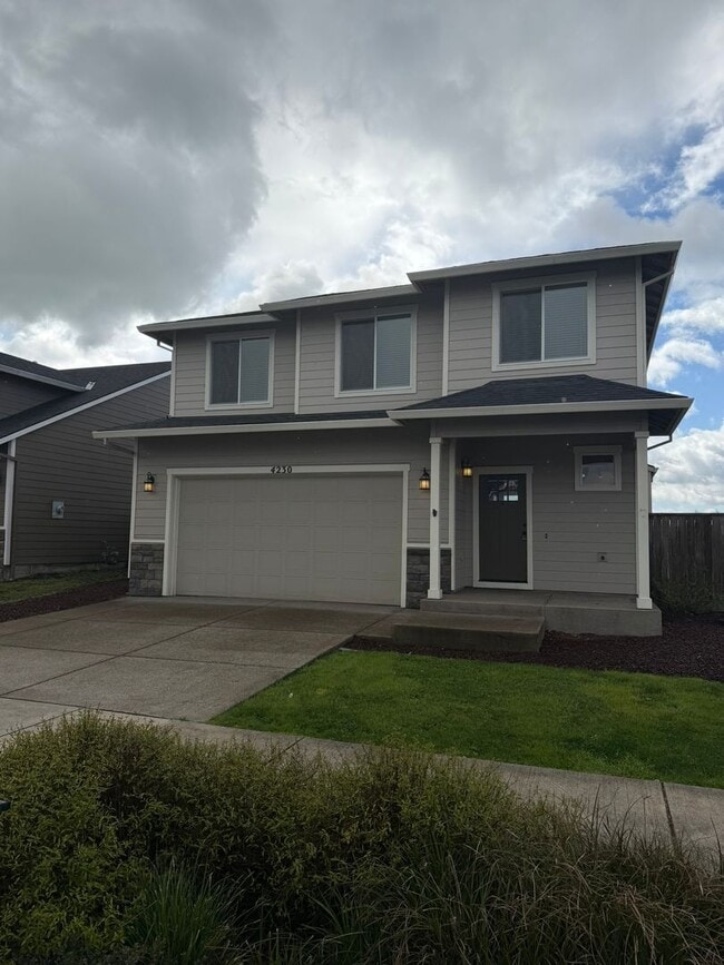 Building Photo - Must See 4 Bedroom! ** MOVE IN SPECIAL**