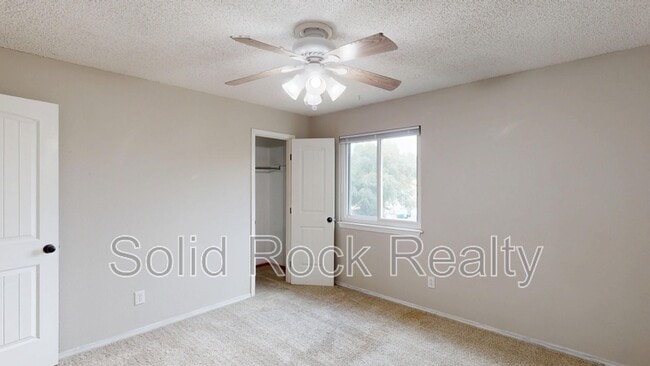 Building Photo - 1297 Vondelpark Dr