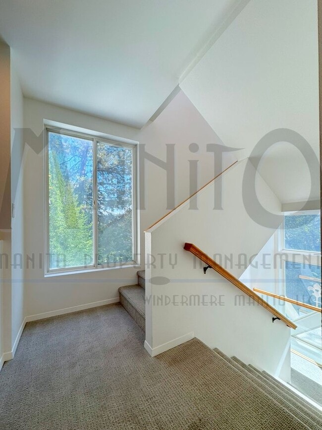 Building Photo - Unique Jon Sayler Designed Townhome