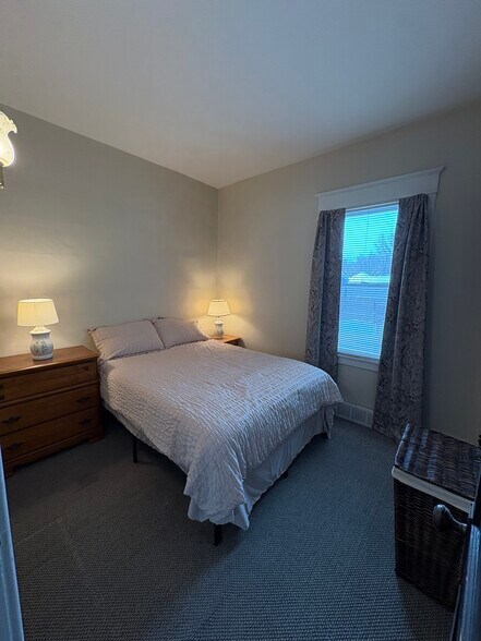 Building Photo - 35 Choate Ave