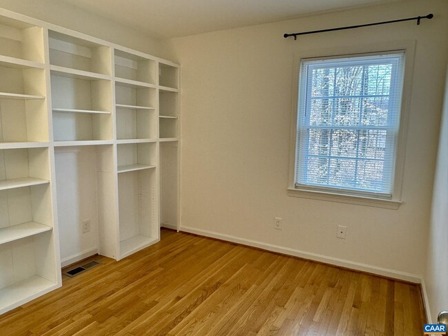 Building Photo - 3176 Crossfield Ln