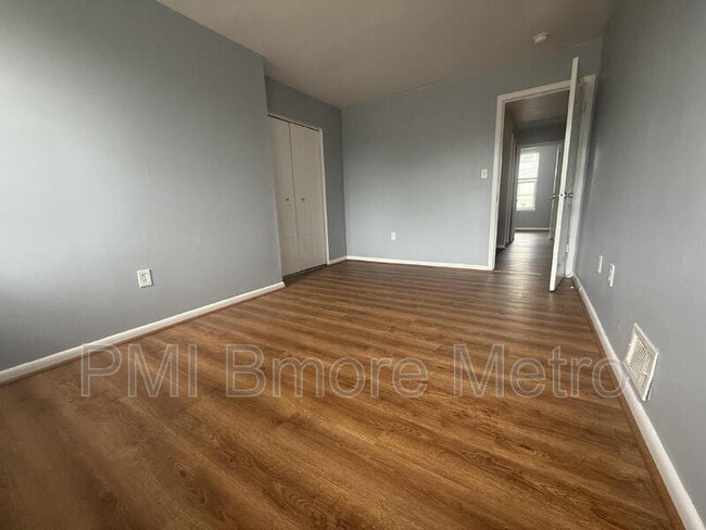 Primary Photo - 922 W Lombard St