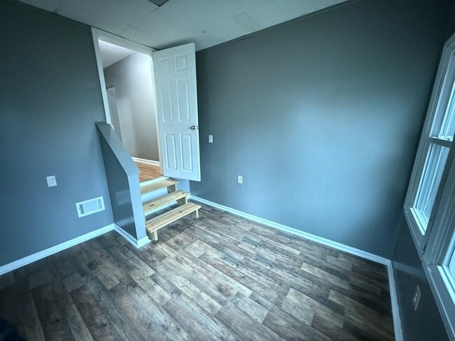 Building Photo - Single-Family Home Close to Henry Ford Hos...